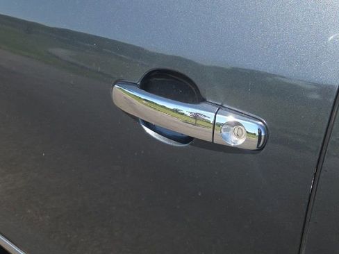 Used 2013 Buick Enclave Leather AWD/4WD image 17