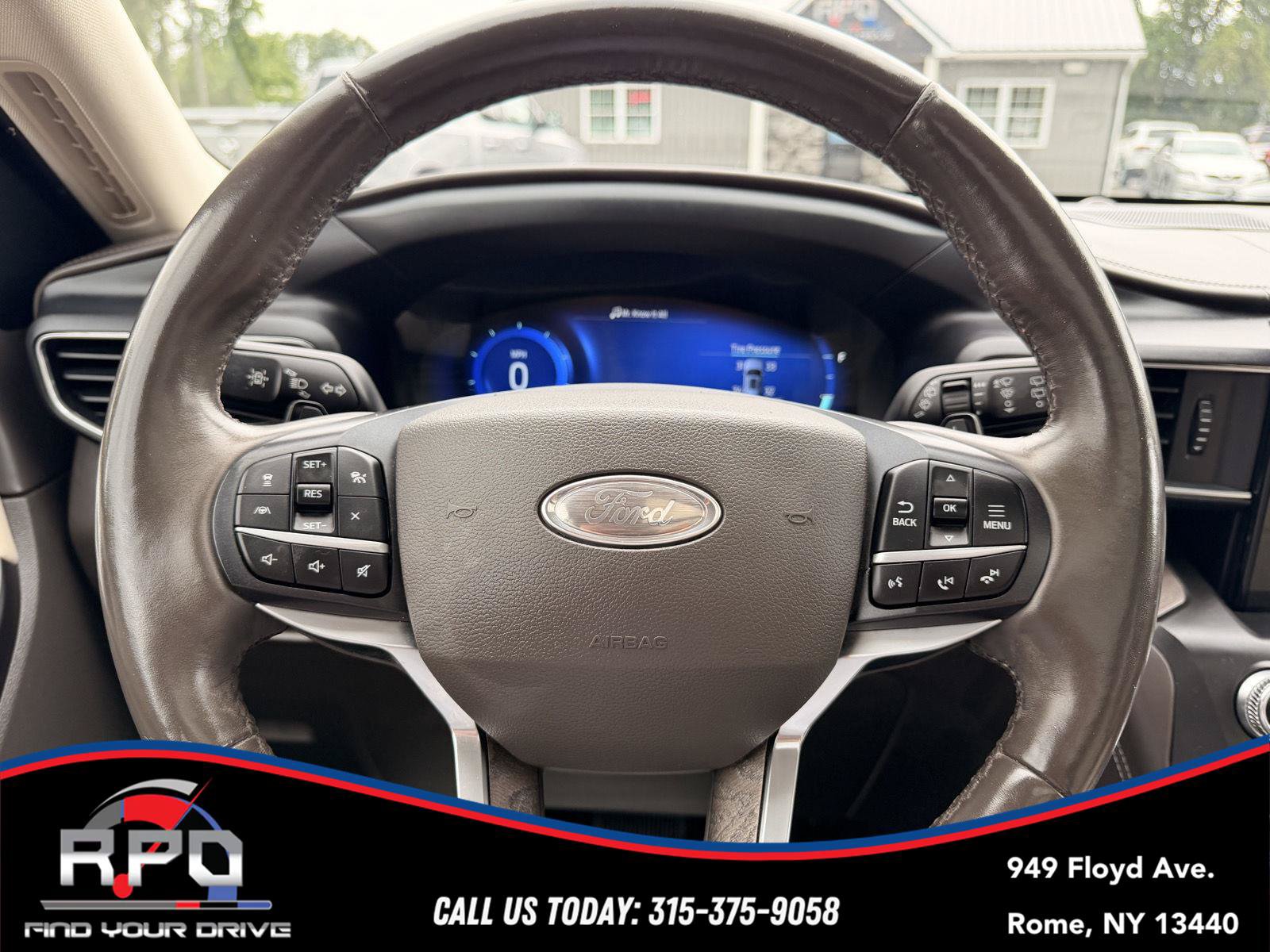 Used 2020 Ford Explorer Platinum w/ Premium Technology Package AWD/4WD image 20