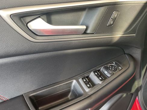 Certified 2022 Ford Edge ST-Line AWD/4WD image 17