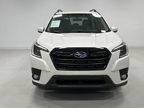 Used 2023 Subaru Forester Premium image 9