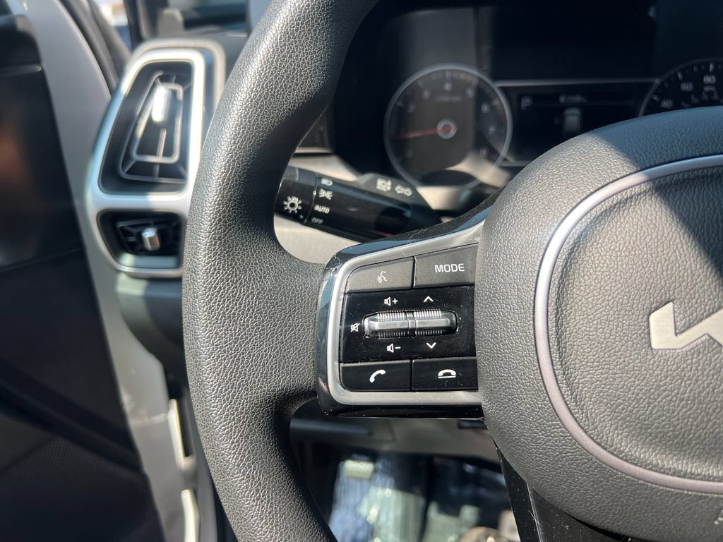 Certified 2023 Kia Sorento LX AWD/4WD image 17
