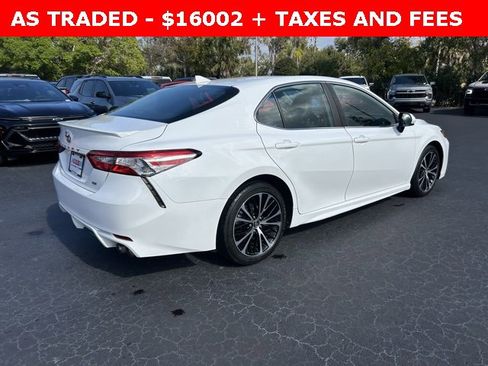 Used 2020 Toyota Camry SE image 6