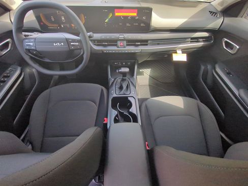 New 2026 Kia K4 LXS image 18