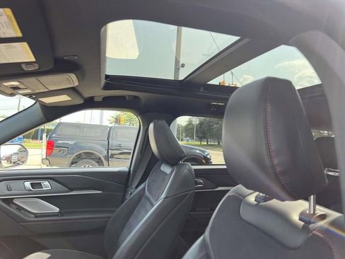 Used 2025 Ford Explorer ST w/ Sun And Sound Package image 22