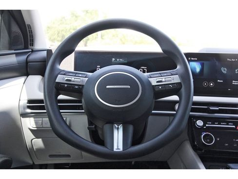 Used 2026 Hyundai Tucson SEL FWD image 16