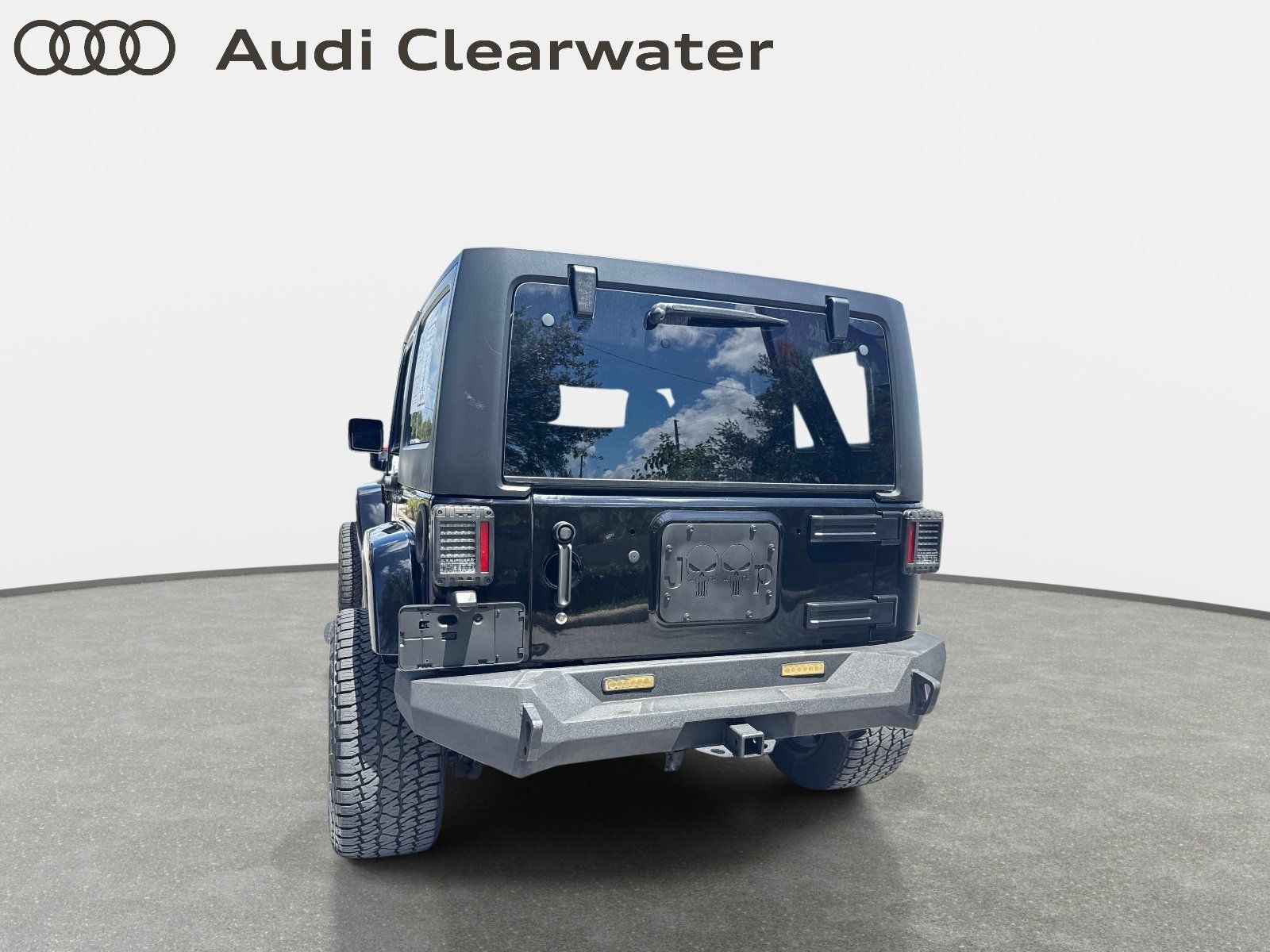 Used 2017 Jeep Wrangler Unlimited Sahara AWD/4WD image 8