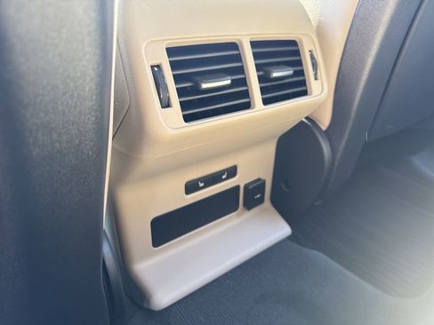 Used 2023 Land Rover Range Rover Velar R-Dynamic S image 12