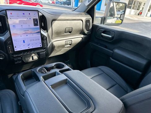 Used 2024 GMC Sierra 3500 Pro w/ Convenience Package image 22