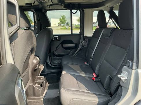 Used 2020 Jeep Wrangler Unlimited Sport AWD/4WD image 34
