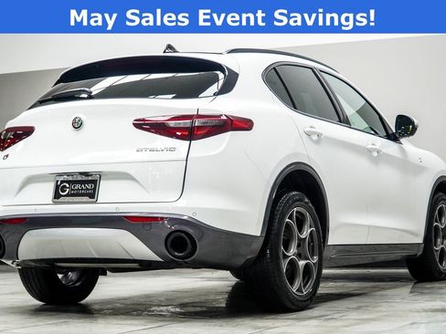 Used 2023 Alfa Romeo Stelvio Ti AWD/4WD image 12