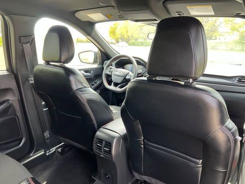 Used 2025 Ford Escape ST-Line Select AWD/4WD image 33