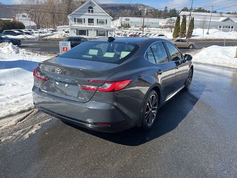 Used 2025 Toyota Camry XLE w/ Premium Plus Package image 8