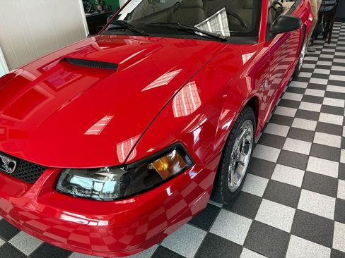 Used 2004 Ford Mustang GT RWD image 5