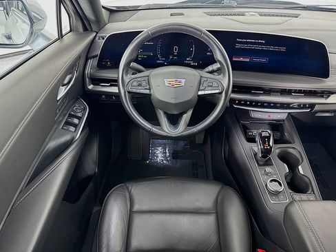 Used 2025 Cadillac XT4 Premium Luxury image 23