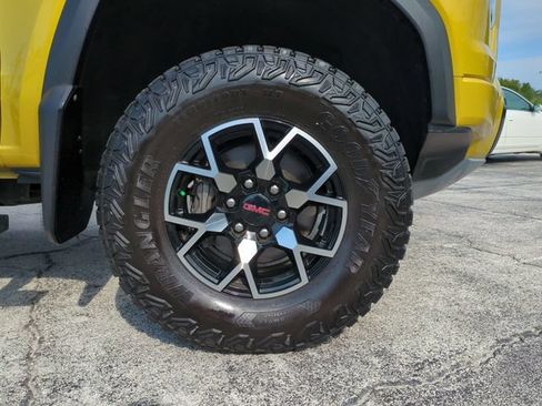 Used 2023 GMC Canyon AT4X AWD/4WD image 11