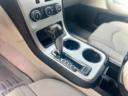 Used 2011 GMC Acadia SLE image 11