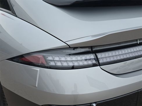Certified 2025 Hyundai Ioniq 6 SEL image 33