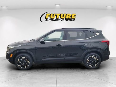 Used 2024 Kia Seltos EX FWD image 6
