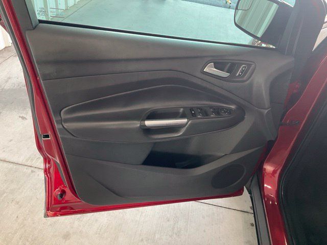 Used 2014 Ford Escape SE FWD image 3