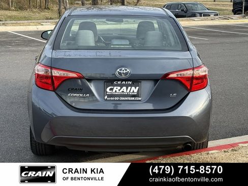 Used 2018 Toyota Corolla LE image 6