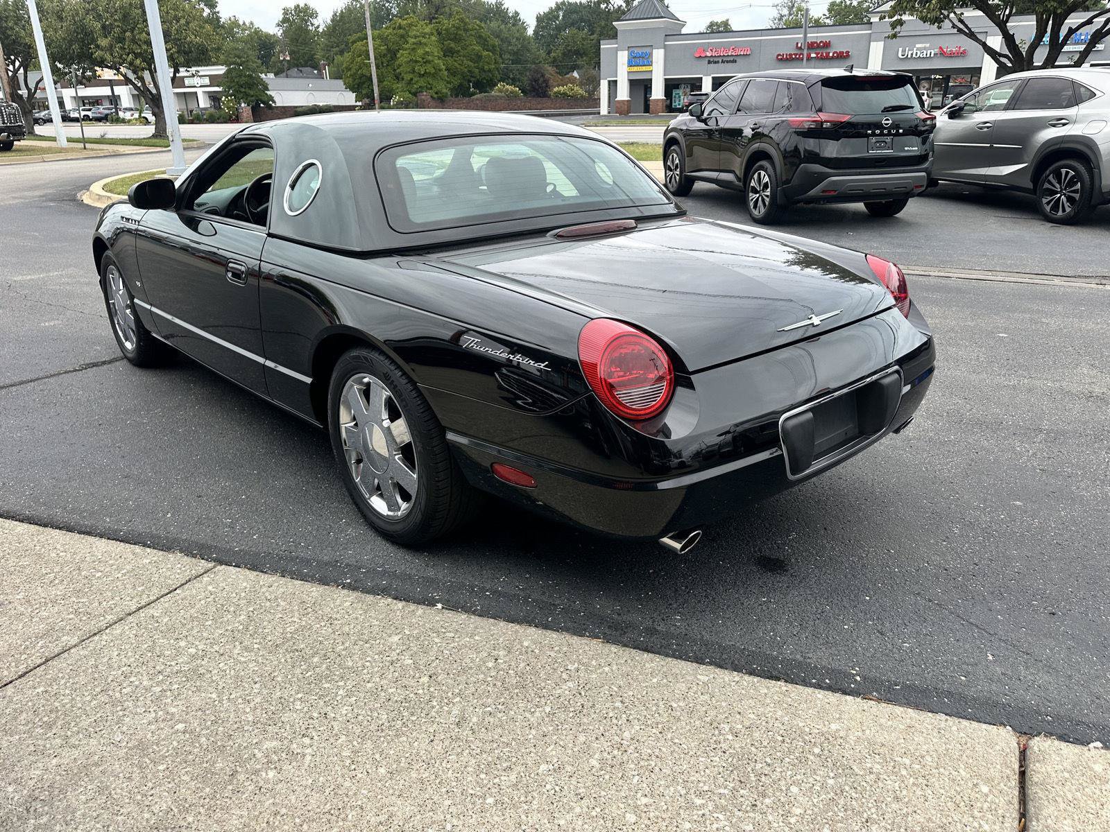 Used 2003 Ford Thunderbird RWD image 4
