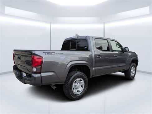 Used 2022 Toyota Tacoma SR image 3