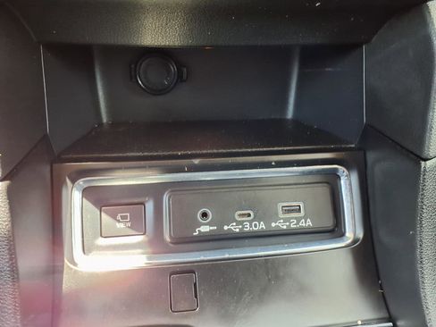 Used 2025 Subaru Ascent Bronze Edition AWD/4WD image 8