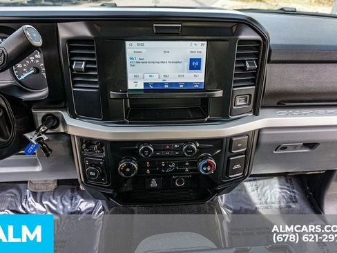 Used 2025 Ford F250 XLT image 38