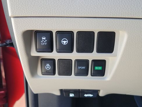Used 2021 Nissan Rogue Sport SL w/ Premium Package FWD image 24