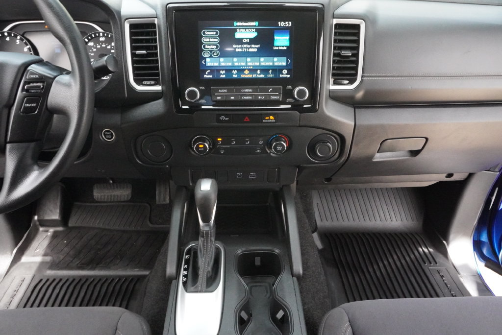 Used 2024 Nissan Frontier SV RWD image 18