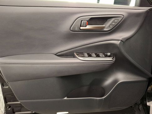 Used 2024 Toyota Crown Platinum image 10