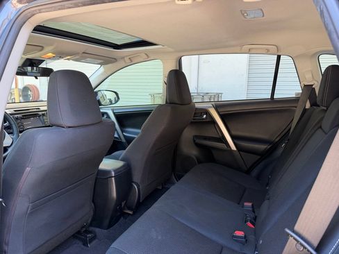 Used 2018 Toyota RAV4 XLE FWD image 10