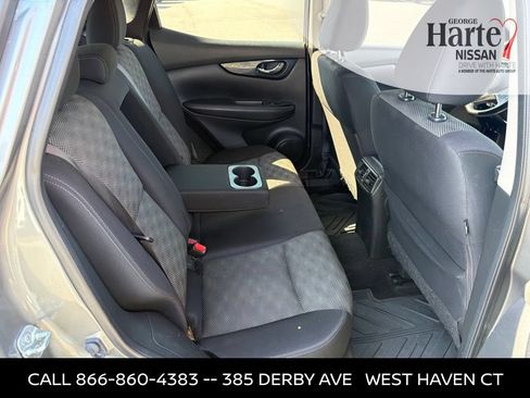Used 2017 Nissan Rogue Sport SV w/ SV Premium Package AWD/4WD image 22