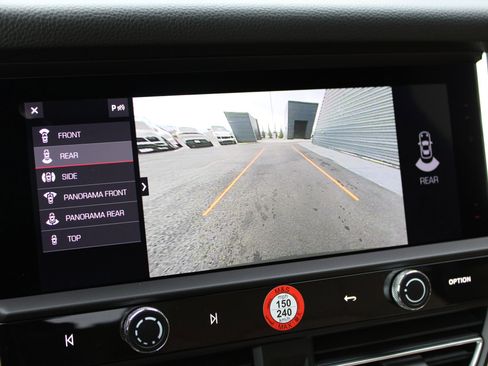 New 2026 Porsche Macan image 19