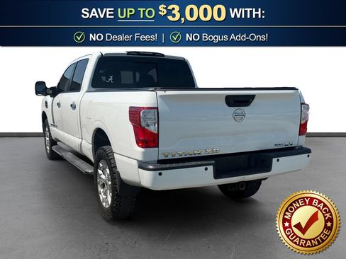 Used 2017 Nissan Titan SV RWD image 2