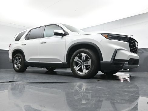 Used 2024 Honda Pilot EX-L image 18