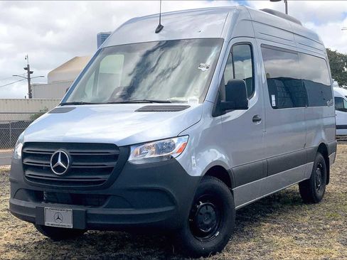 Used 2025 Mercedes-Benz Sprinter 2500 image 3