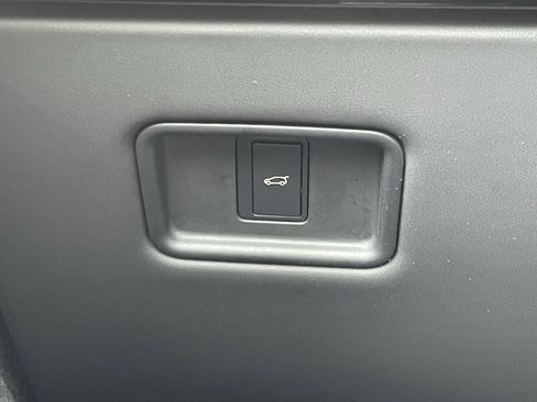 Used 2023 Land Rover Range Rover Sport SE AWD/4WD image 32