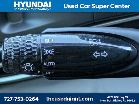 Used 2023 Hyundai Elantra SE w/ Cargo Package FWD image 26