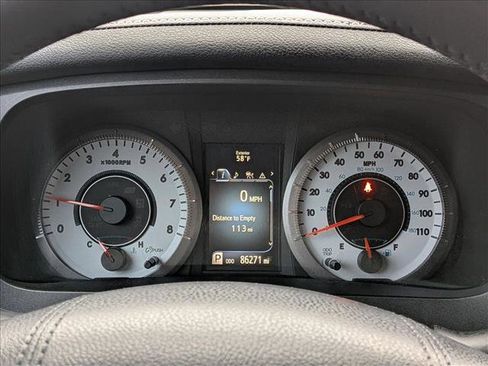 Used 2019 Toyota Sienna SE image 11