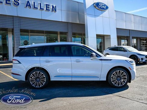 Used 2023 Lincoln Aviator Black Label image 8