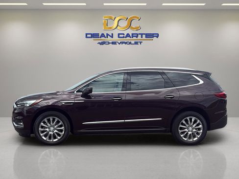 Used 2018 Buick Enclave Premium AWD/4WD image 2