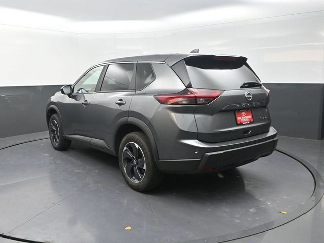 Used 2024 Nissan Rogue SV AWD/4WD image 6