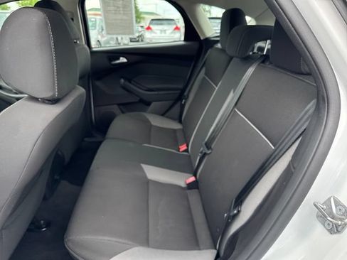 Used 2014 Ford Focus SE FWD image 23