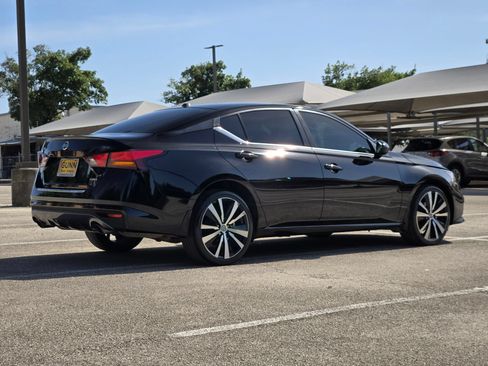 Used 2022 Nissan Altima 2.5 SR AWD/4WD image 4