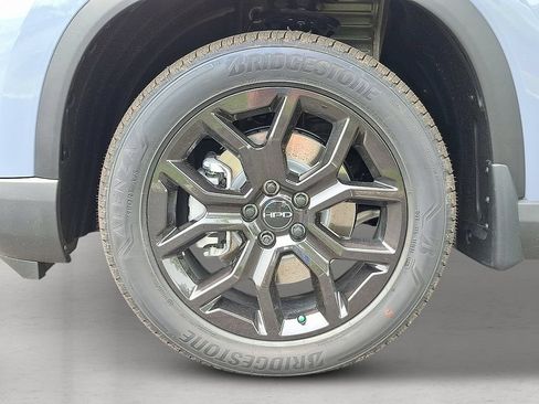 New 2025 Honda Pilot Touring image 10