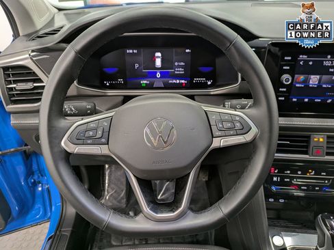 Used 2025 Volkswagen Taos SE AWD/4WD image 24