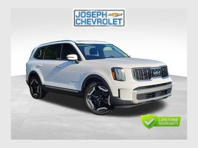 Used 2023 Kia Telluride EX w/ EX Captain's Chair Package