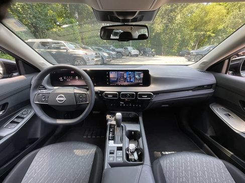 Used 2026 Nissan Sentra SV w/ SV Convenience Package FWD image 19