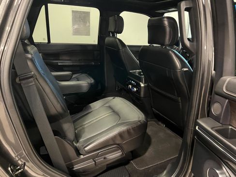 Used 2019 Ford Expedition Limited w/ Equipment Group 301A AWD/4WD image 42